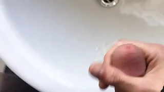 Solo Gay Twink Masturbates and squirts in the bathroom over free gay porn